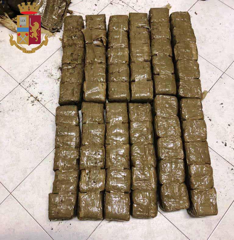 HASHISH IN SPIAGGIA – Si ricostruisce la rotta. Le ipotesi investigative