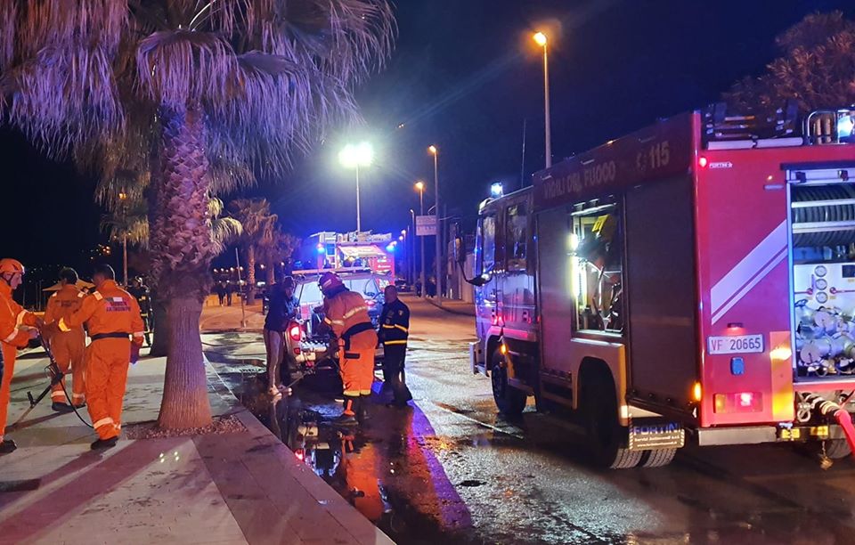 SOSPETTI – Dopo l’incendio al Blue Beach di Brolo