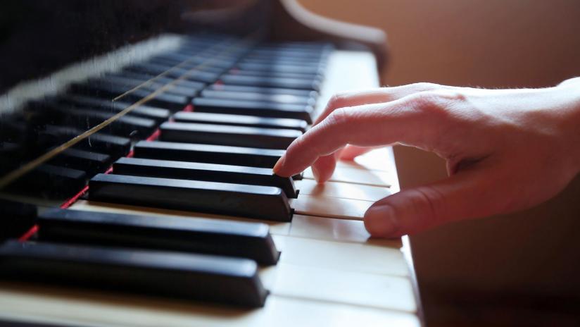 MUSICOTERAPIA E DISTURBI PSICHIATRICI – Sabato concerto-evento alla Sala Laudamo