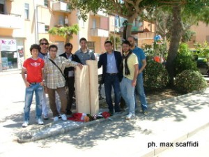RICORDANDO – Quando a Brolo venne posta una stele in onore dei Martiri di via Fani