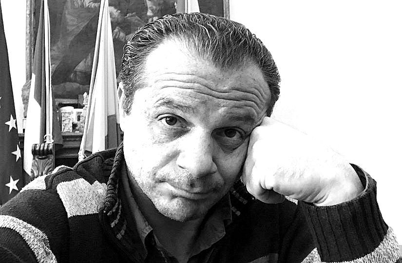 SCONTENTI TUTTI – Architetti PPC, Avvocati, Commercialisti, Ingegneri, Notai tutti contro la recente ordinanza sindacale di De Luca