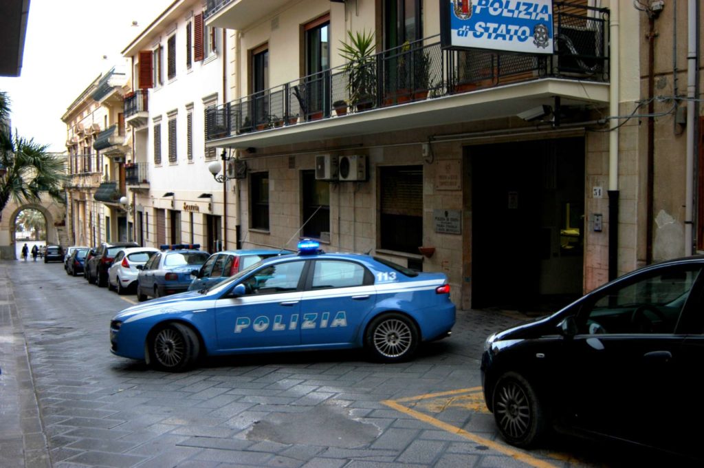 SANT’AGATA MILITELLO – Maltrattata in famiglia perché aveva uno stile di vita troppo occidentale
