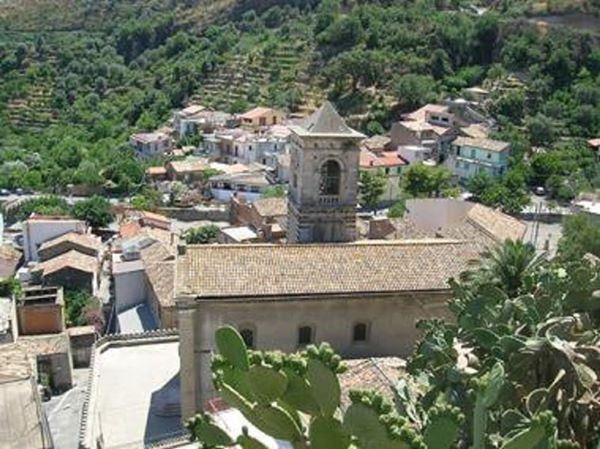 DISSESTO IDROGEOLOGICO – Roccalumera, in sicurezza le fiumare Allume e Sciglio
