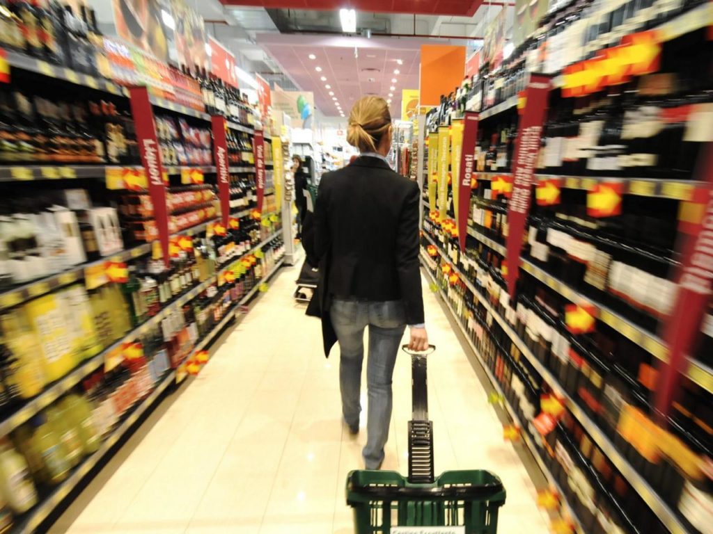 FASE DUE – Frutta, verdura, pesce… lievitano i prezzi e a Brolo spariscono le offerte… Effetto bonus?