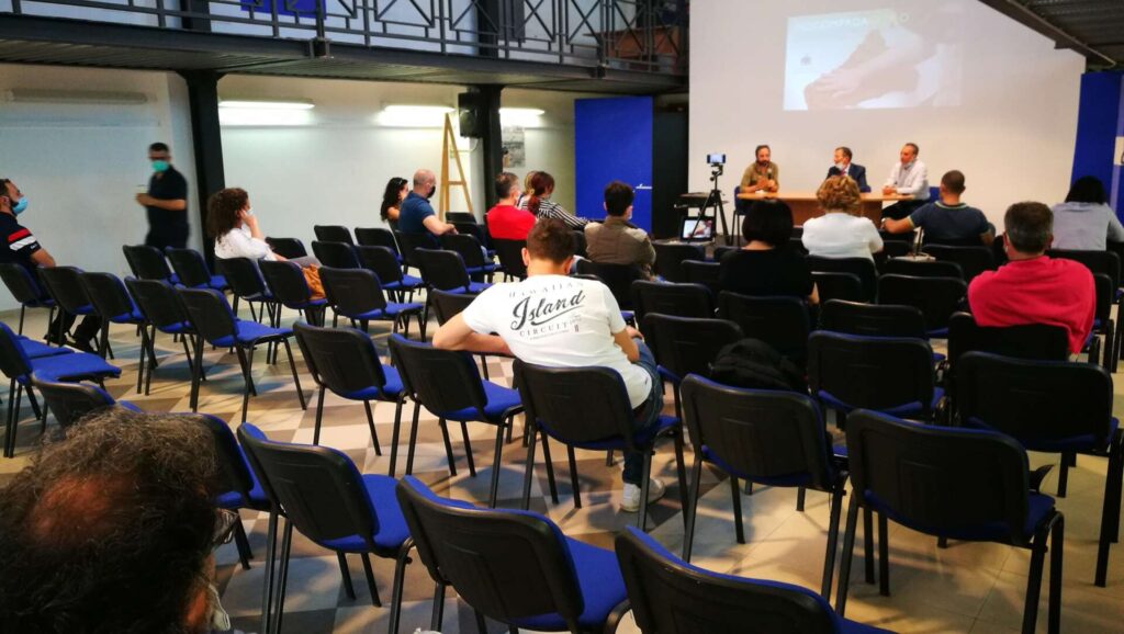 #IOCOMPROABROLO – Un video per promuovere il commercio locale