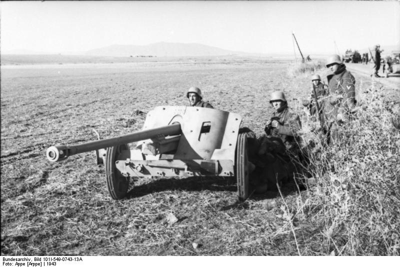 STORIE DI GUERRA – Enzo Caputo “scopre” la tana del cannone di Maina