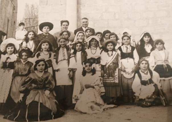 FOTO DI SCUOLA – Le Regioni d’Italia, a Brolo con la Maestra Sarina