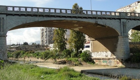 PALERMO – Giovane suicida. Si getta dal ponte Oreto