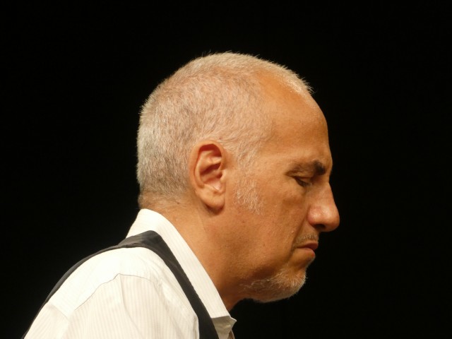 DANILO REA PIANO SOLO – A Messina grande concerto d’apertura del Teatro V.E. “scoperto”. L’omaggio iniziale a Morricone