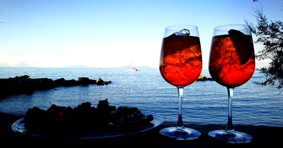 APPUNTAMENTI DA “SCOPRIRE” – L’aperitivo vista mare al villaggio Testa di Monaco
