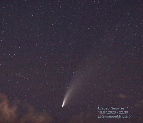 FOTOGRAFANDO – La cometa Neowise illumina la notte