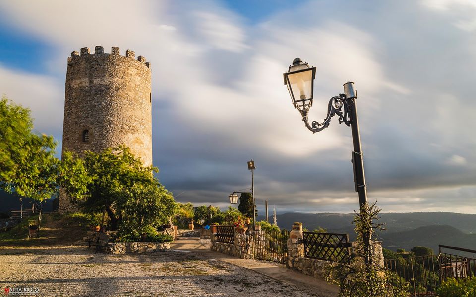 FOTOGRAFANDO – Mattia Riolo… passeggiando per Piraino