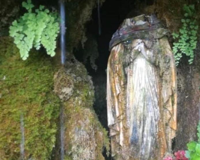 CRETINI PATENTATI – Atto vandalico alla Madonnina del Catafurco