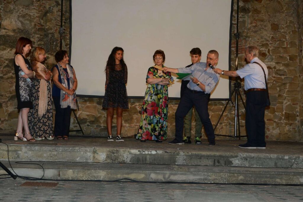 PREMIAZIONI – E’ stata consegnata la borsa di studio “Carmelo Mangano” a Letizia Caputo e Pietro Addinga