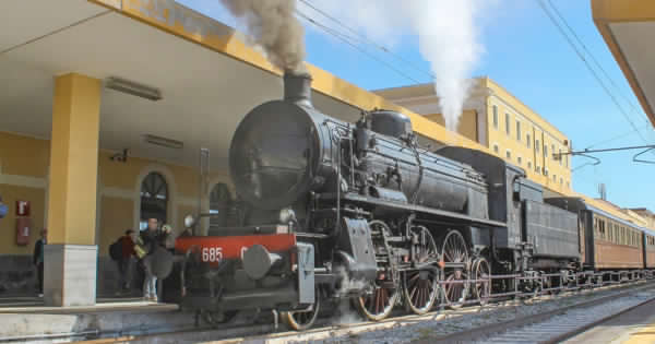SICILIA – Ritornano i “Treni storici del gusto”. Si parte dal 22 agosto