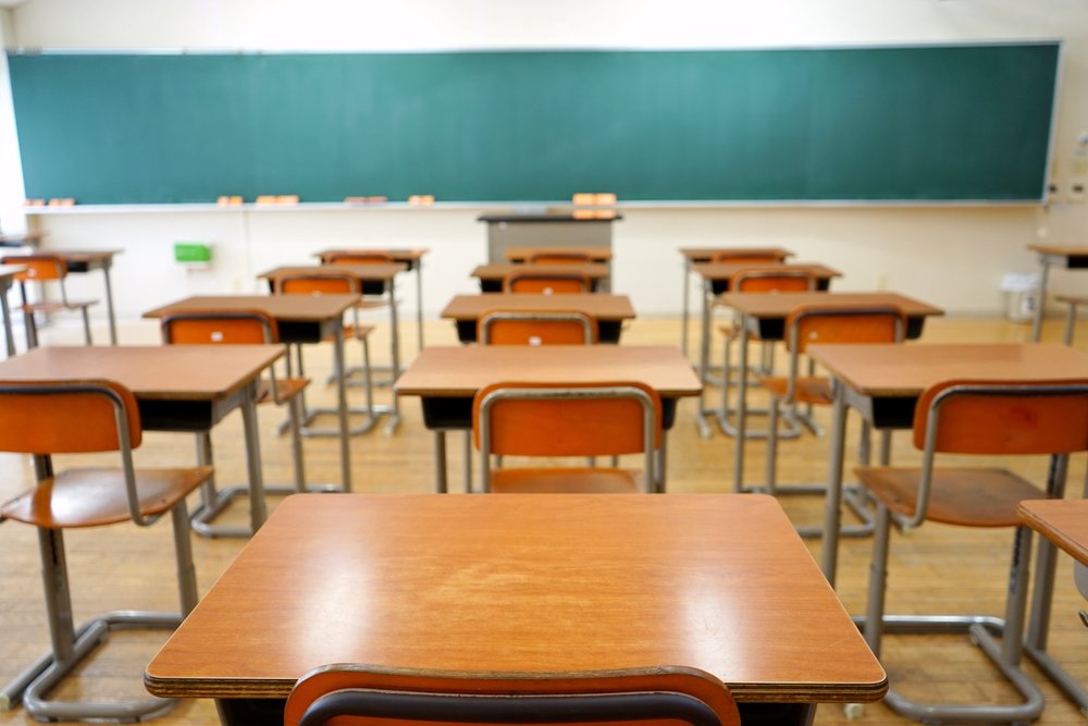 COVID – Musumeci frena i sindaci: scuole aperte da lunedì. Nelle zone arancioni e rosse si può in Dad