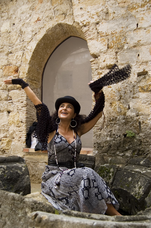 TINDARI FESTIVAL 2020 – Il 21 settembre, al  Teatro Greco, dove Aida Satta Flores e i Radiodervish
