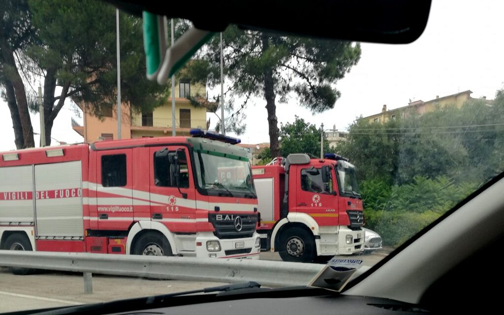 VIGILI DEL FUOCO & AUTOSTRADA – Ecco a cosa servono i presìdi. Servizi antincendio in galleria (che non sono a norma)