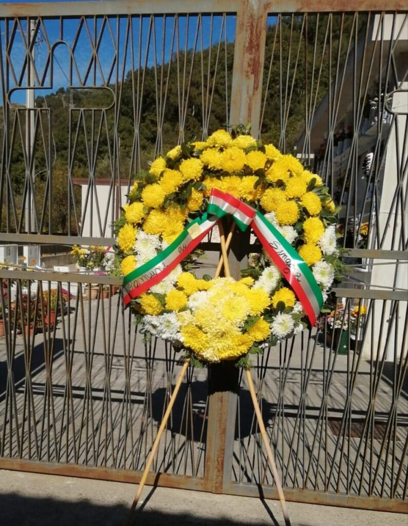 SINAGRA – L’omaggio dell’amministrazione ai defunti al tempo dell’emergenza