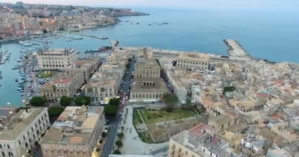 TURISMO – Avviso della Regione per selezionare Festival
