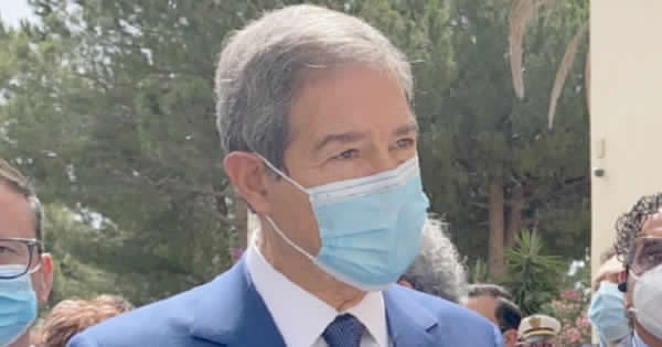 COVID – Musumeci: “No agli assembramenti, domenica negozi chiusi”