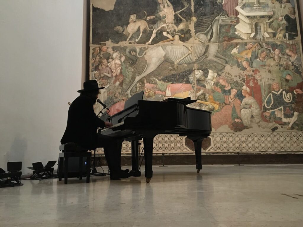 CAPOSSELA – In 50mila a seguirlo in streaming per il suo concerto a Palermo