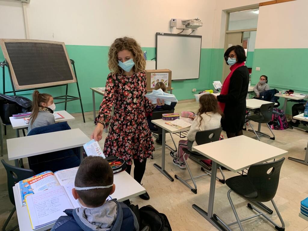 COMPRENSIVO BROLO – Arrivano le “mascherine” per gli alunni