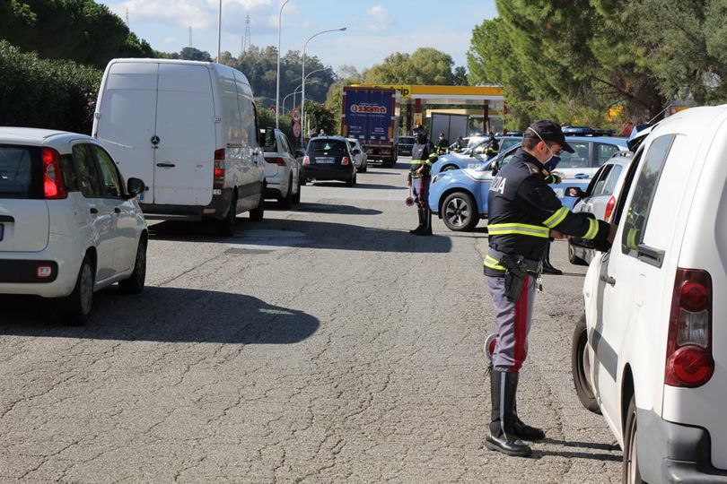 SERVIZI ANTI DROGA – Arrestati in flagranza di reato, trasportavano più di due chili di marijuana