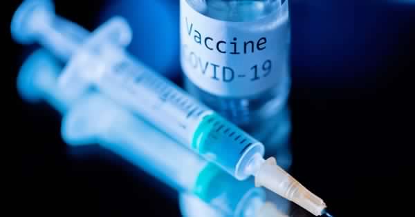 COVID – Vaccini, nella fase iniziale coinvolte 685 persone