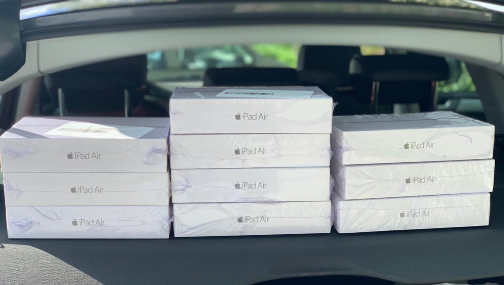 SOLIDARIETÀ – Donati all’ASP di Messina dieci tablet per avvicinare i malati Covid19 ai familiari