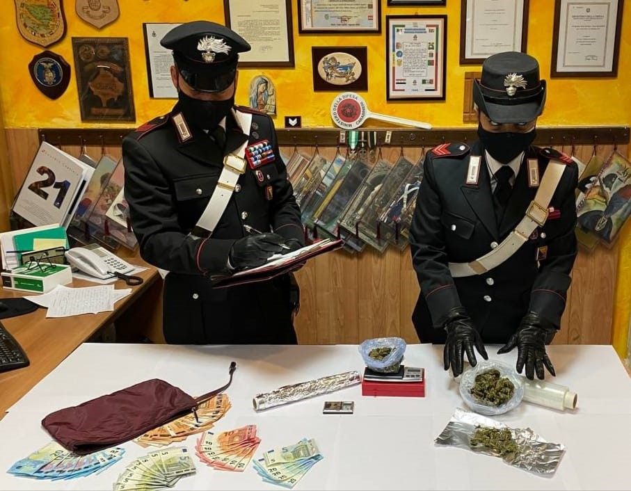 SANT’AGATA MILITELLO – Coniugi in auto con 100 grammi di marijuana. Arrestati dai Carabinieri