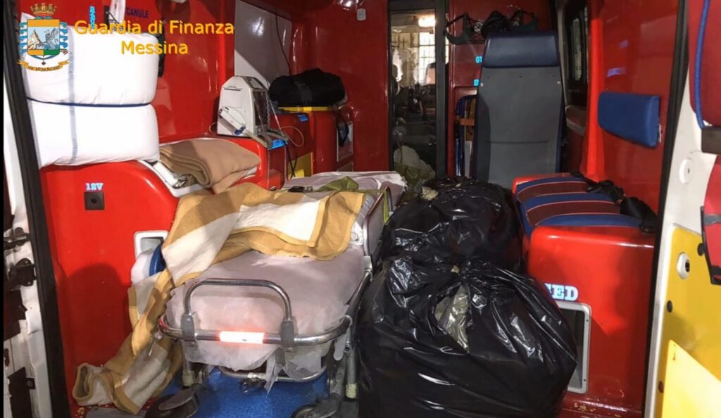 DROGA – Sull’ambulanza per attraversare lo Stretto. Arrestati 2 corrieri