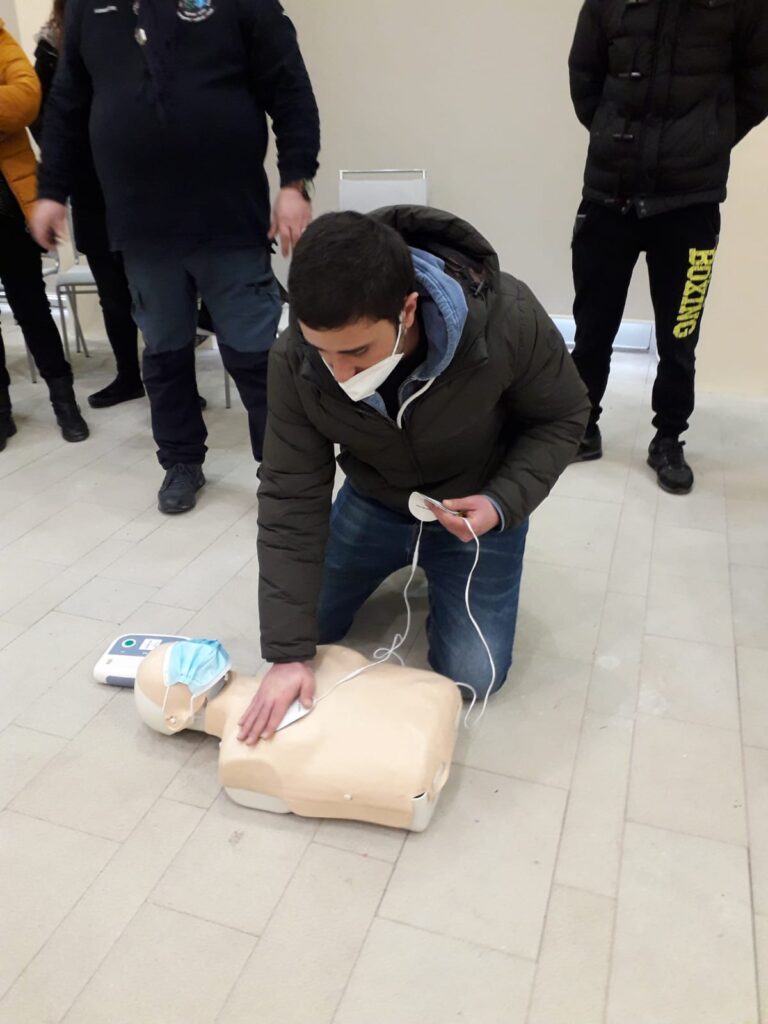 FLORESTA – Un corso Bls che coinvolge cittadini e impiegati comunali