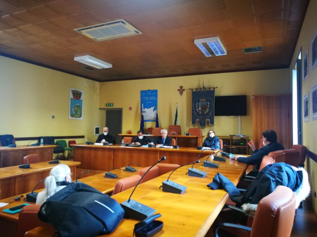 CAPO D’ORLANDO – La minoranza consiliare interviene sulla situazione economico-finanziaria del comune