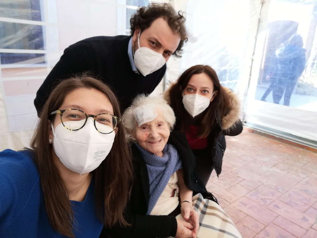 MILAZZO – Prima dose di vaccino per anziani e personale di Villa Robinia
