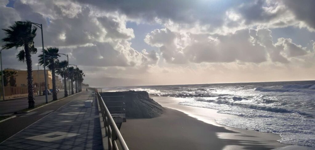 EROSE – … il mare si ripiglia la sabbia