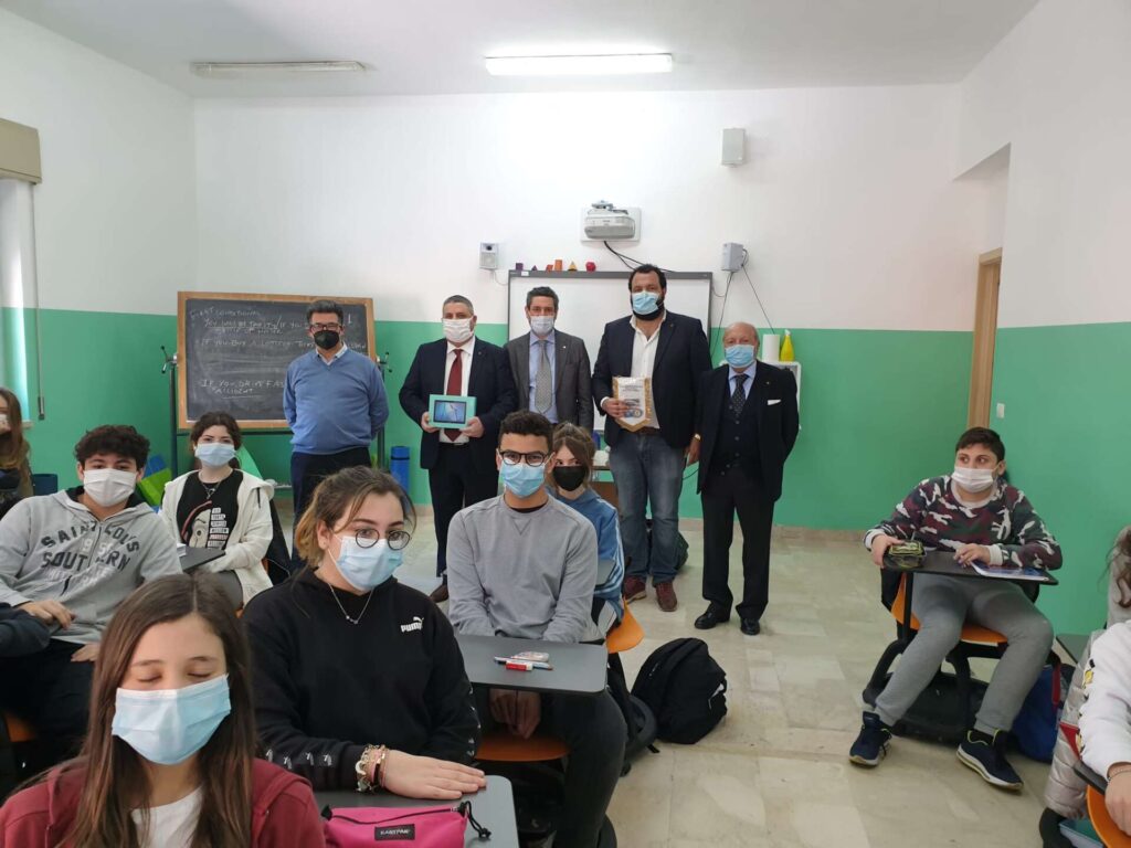 TABLET DAY – A Brolo il Rotary Club Terre del Tindari protagonista all’Alberghiero ed al Comprensivo