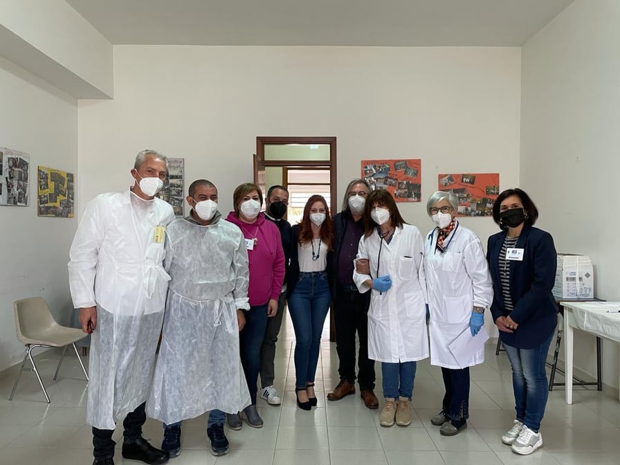 IMPEGNI SOCIO SANITARI – A Piraino una giornata di vaccinazione presso il Salone Parrocchiale