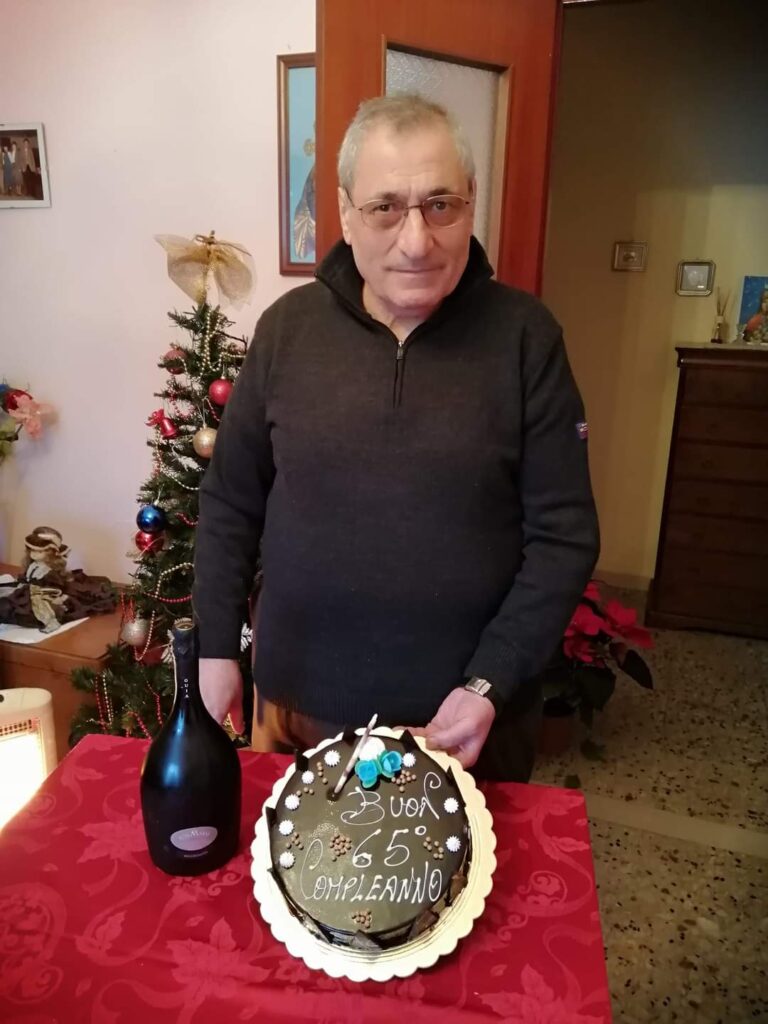 SALVATORE VA VIA – E Sinagra, non solo quella che vive sui social, lo rammenta con affetto