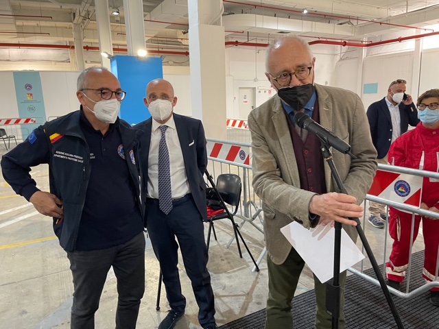 TAORMINA – Tutto pronto per il rilancio turistico: inaugurato l’hub con previsione almeno 600 vaccini al giorno