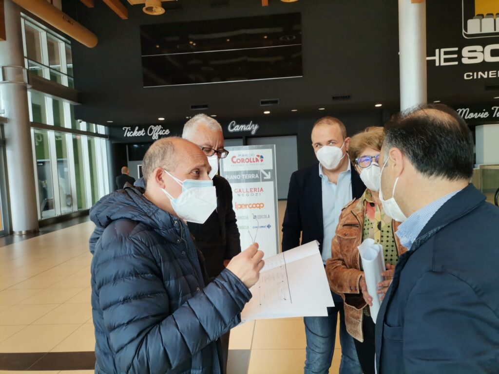 COVID – Al via primo hub vaccinale dentro un Centro commerciale nella Regione Sicilia al Parco Corolla di Milazzo