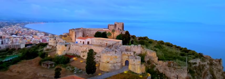 MILAZZO – Le nuove tariffe per l’utilizzo del Castello, di palazzo D’Amico, del teatro Trifiletti e dell’Atrio del Carmine