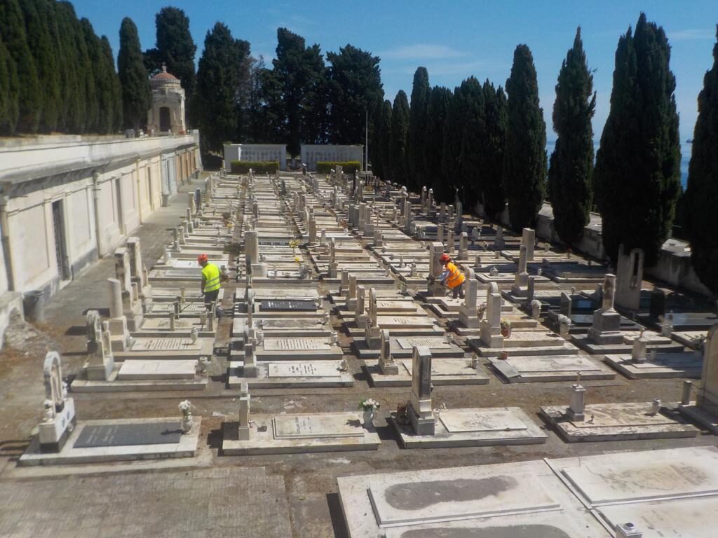 MILAZZO – Iniziata la pulizia del cimitero. Si proseguirà con l’asse viario