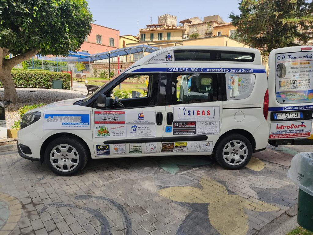 TAXIAMICO – A Brolo consegnato un nuovo automezzo