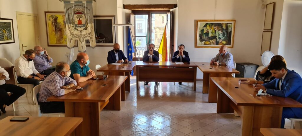 SANT’AGATA MILITELLO – Dalla Città Metropolitana 17 milioni per la messa in sicurezza della rete stradale nebroidea