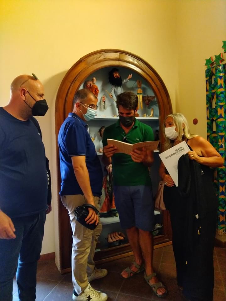 ALESSANDRO LA MOTTA – “Anfore molli emerse dagli abissi” presenta la sua ultima opera a Ficarra