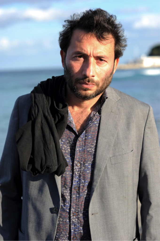 CORTILE TEATRO FESTIVAL – Prima assoluta per “Omu a mare” di e con Gaspare Balsamo