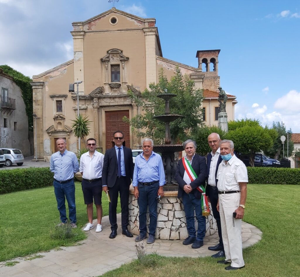 MIRTO – Inaugurata la Fontana Liberty dei “3 Delfini”