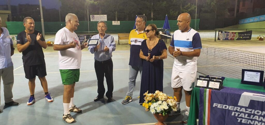 PREMI SIGNIFICATIVI – Il FairPlay “Antonio Pizzuto” al maestro di tennis Carmelo Arasi