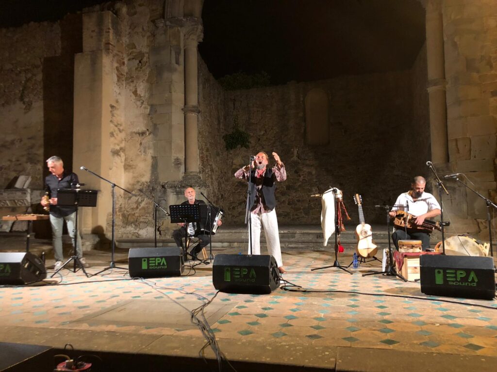 STANDING OVATION – Per Antonio Smiriglia e il suo “avviso ai naviganti” a Ficarra